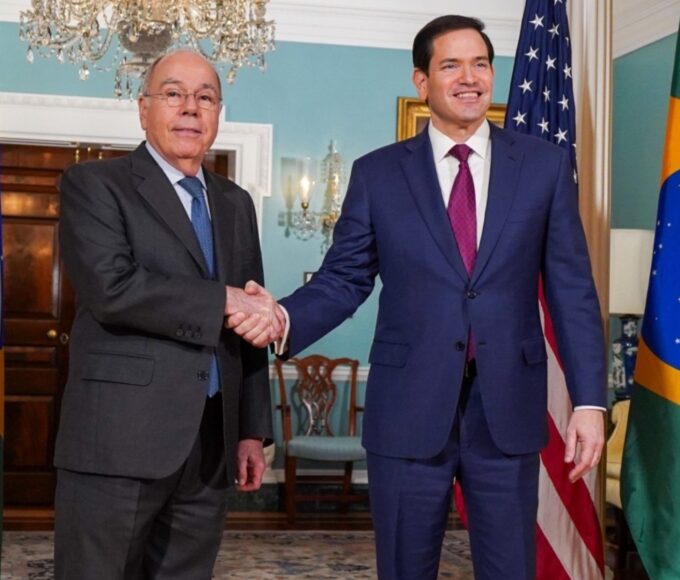 Governo dos EUA quer 'virar a página' sobre tarifaço, diz chanceler brasileiro