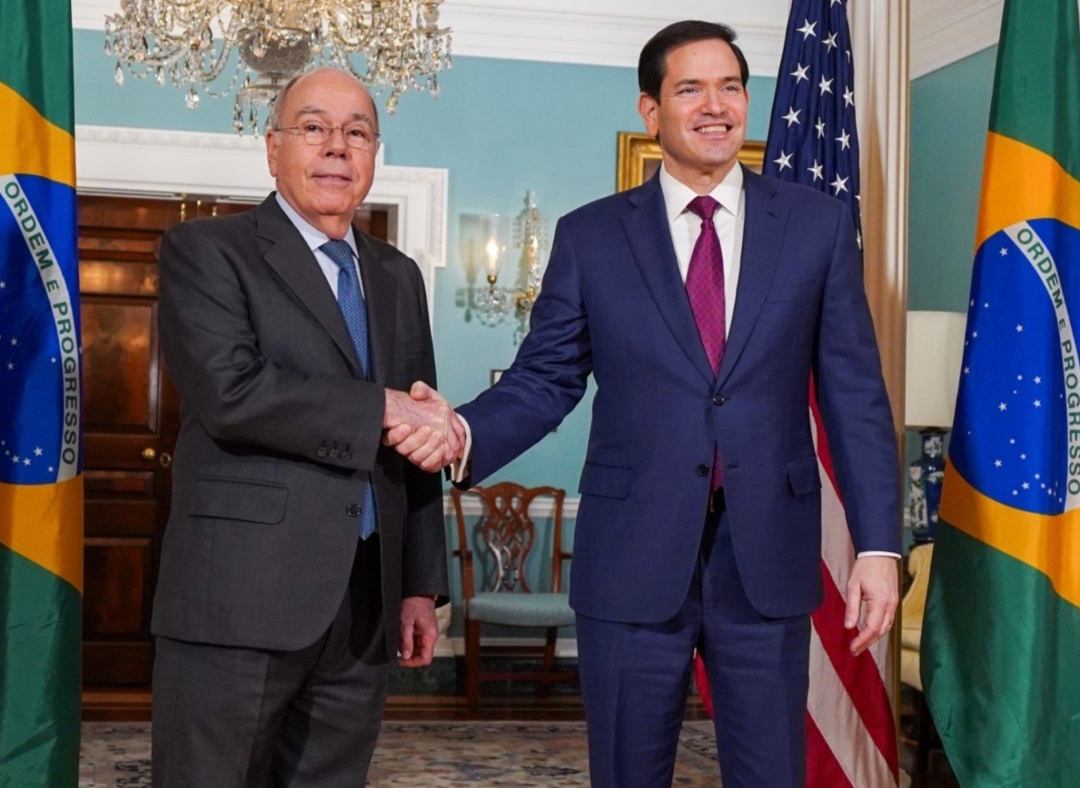 Governo dos EUA quer 'virar a página' sobre tarifaço, diz chanceler brasileiro