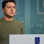 Zelensky diz que Ucrânia vive momento difícil e fala em dignidade