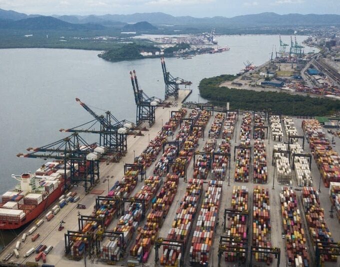 Após decisão do TCU, ministério deixa leilão do megaterminal do Porto de Santos para março