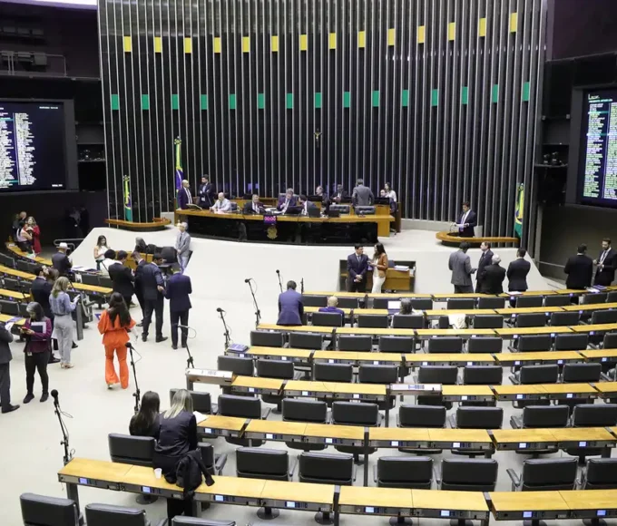 Câmara aprova urgência de texto sobre impostos da reforma tributária