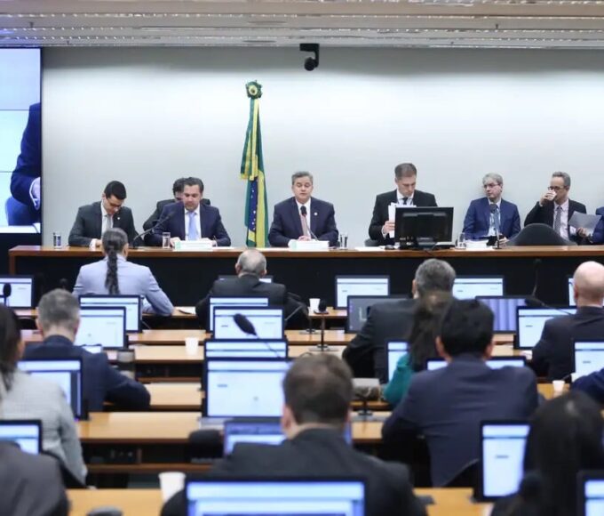 Comissão do Congresso aprova Orçamento de 2026