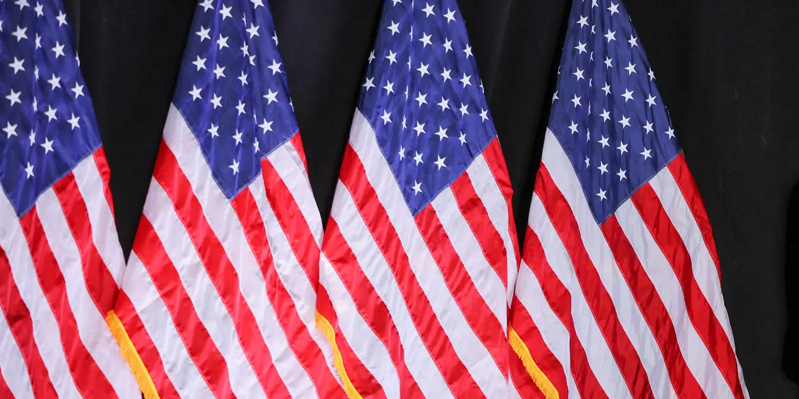 EUA suspendem pedidos de imigração de cidadãos de 19 países