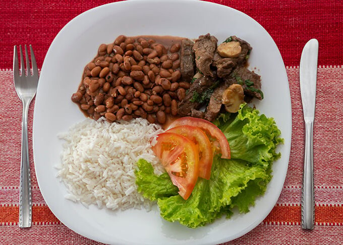 Arroz e feijão - prato feito