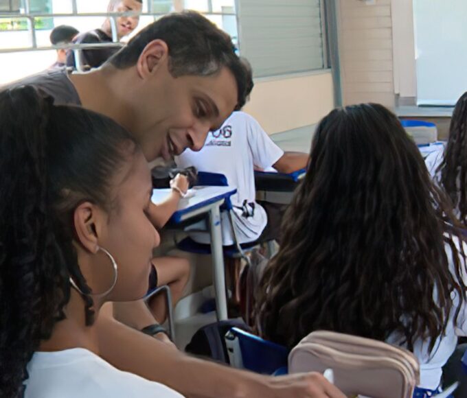 Professores podem acumular cargo público, decide Congresso