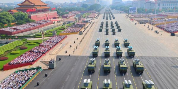 Tensão entre China e Japão cresce com exercícios militares