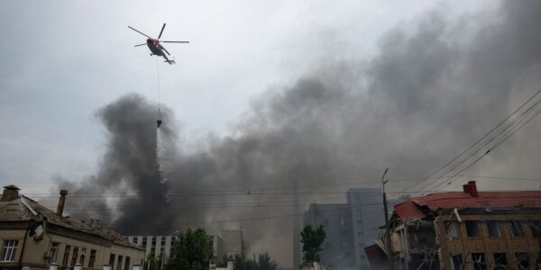 Giro Internacional: Rússia confirma ataque à capital da Ucrânia, Kiev