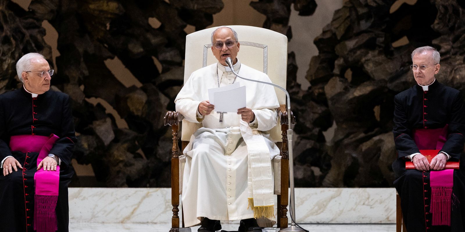 Papa, China e União Africana pedem respeito à soberania da Venezuela