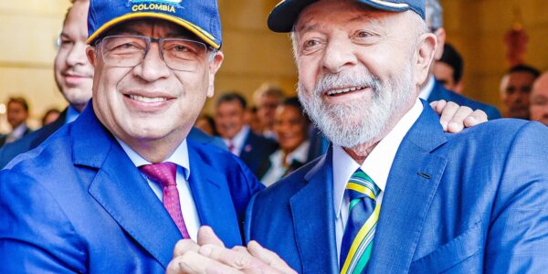 Por telefone Gustavo Petro e Lula conversam sobre a Venezuela