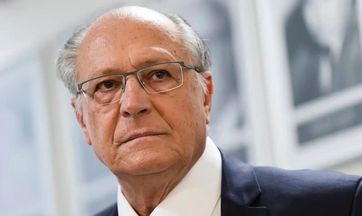 Brasil não perde competitividade com tarifa de 10% dos EUA, diz Alckmin