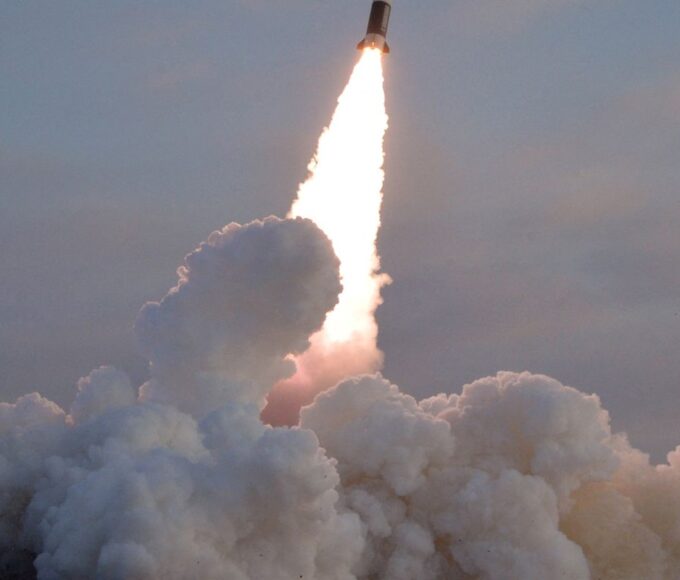 Coreia do Norte amplia capacidade de lançar ogivas nucleares