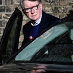 Ex-embaixador britânico nos EUA é preso por ligação com caso Epstein