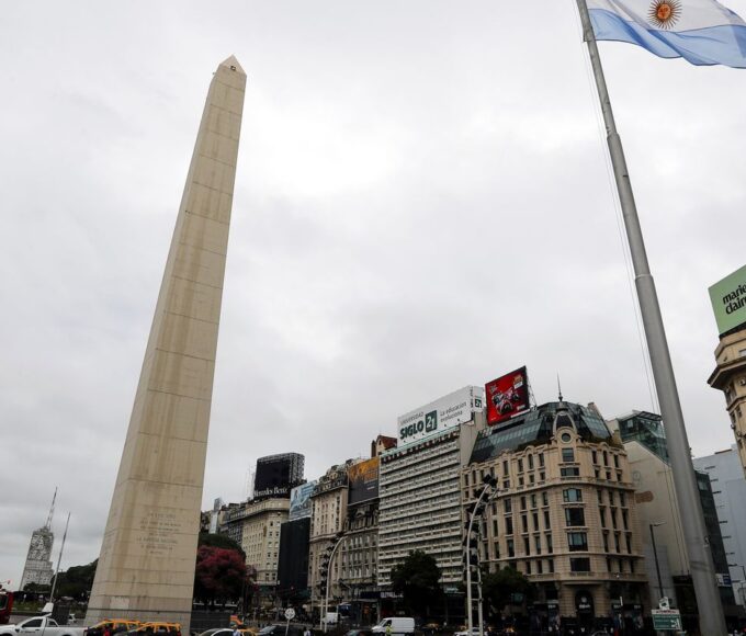 Greve geral na Argentina cancela centenas de voos nesta quinta