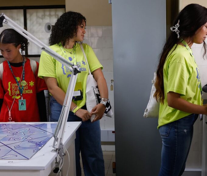 Imersão na Fiocruz inspira meninas a seguir carreira científica