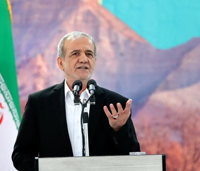 Irã anuncia exercícios militares conjuntos com Rússia e China