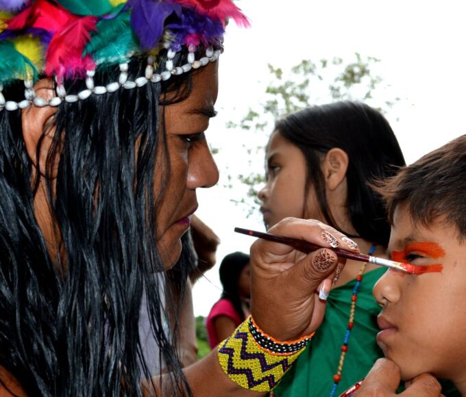 MEC anuncia construção de 117 escolas indígenas no Brasil