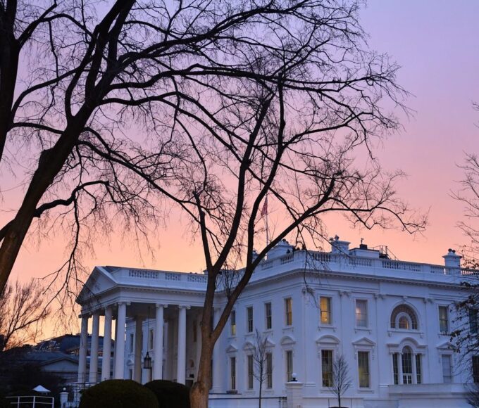 Presidentes de EUA e Colômbia se reúnem na Casa Branca