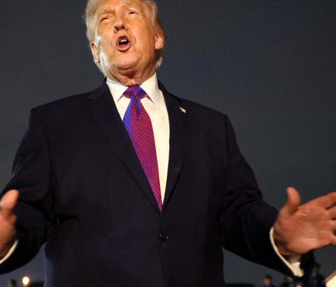 Donald Trump decide adiar ataques ao Irã por cinco dias