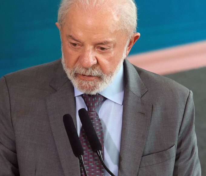 Em Bogotá, Lula participa de cúpula da CELAC e reforça alianças