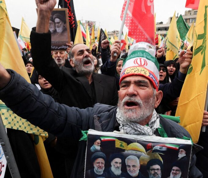 Em Teerã, manifestantes vão às ruas protestar contra Israel