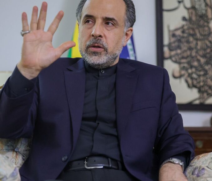 Embaixador do Irã diz que EUA usa diálogo político como "enganação"