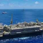 Europeus criticam flexibilização de sanções contra petróleo da Rússia