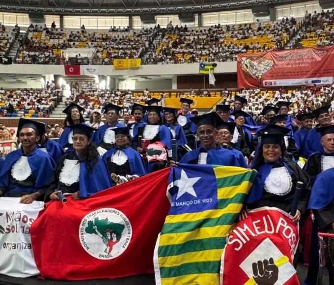 Festa em Recife celebra 30 mil alfabetizados em programa social