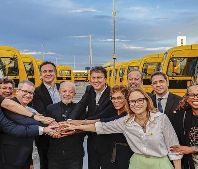 Investir em educação é o jeito de salvar o Brasil, defende Lula