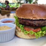 Amazonika Burger servido no restaurante Casa Camolese, Rio de Janeiro, desenvolvido pela parceria Embrapa Agroindústria de Alimentos e Amazonika Mundi