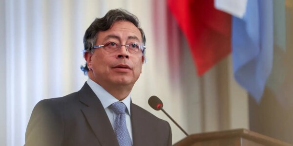 Petro diz que bomba matou colombianos é do Equador