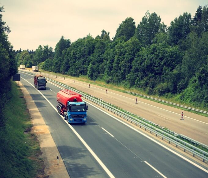 caminhão rodovia diesel combustíveis