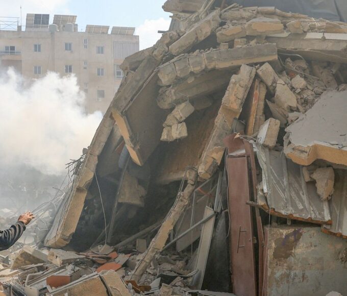 Após cessar-fogo entre EUA e Irã, Israel ataca Líbano; Teerã retalia