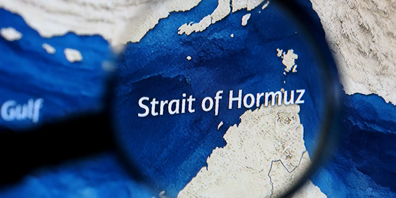 EUA iniciam bloqueio naval ao Estreito de Ormuz