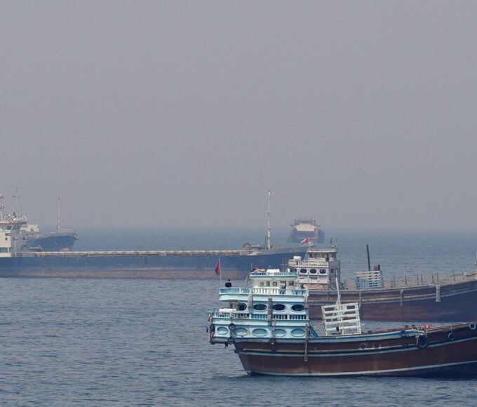 Em meio a impasse, Irã e EUA disputam controle do Estreito de Ormuz