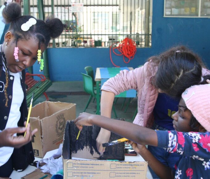 Evocar raízes culturais dos alunos transforma a aula, diz pesquisador