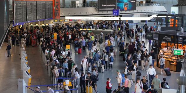 Greve na companhia aérea Lufthansa já provoca impactos internacionais