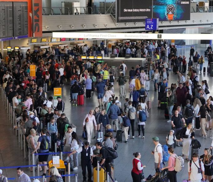 Greve na companhia aérea Lufthansa já provoca impactos internacionais