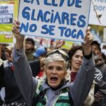 Jerusalém reabre locais sagrados e Argentina altera Lei de Geleiras