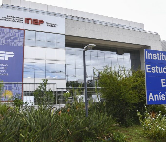 MEC prorroga prazo para pedir isenção da taxa de inscrição do Enem