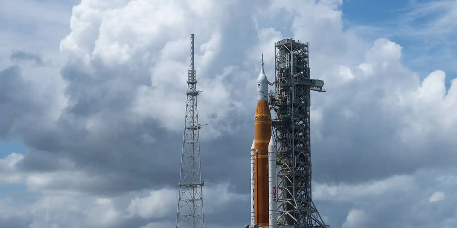 Nasa entra no segundo dia da missão tripulada à Lua