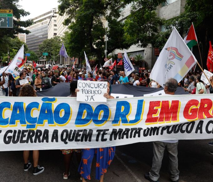 Professores estaduais e municipais do Rio fazem paralisação de 24h