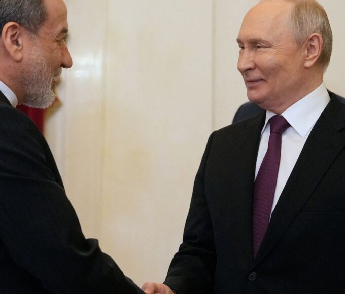 Putin e ministro das Relações Exteriores do Irã discutem Oriente Médio