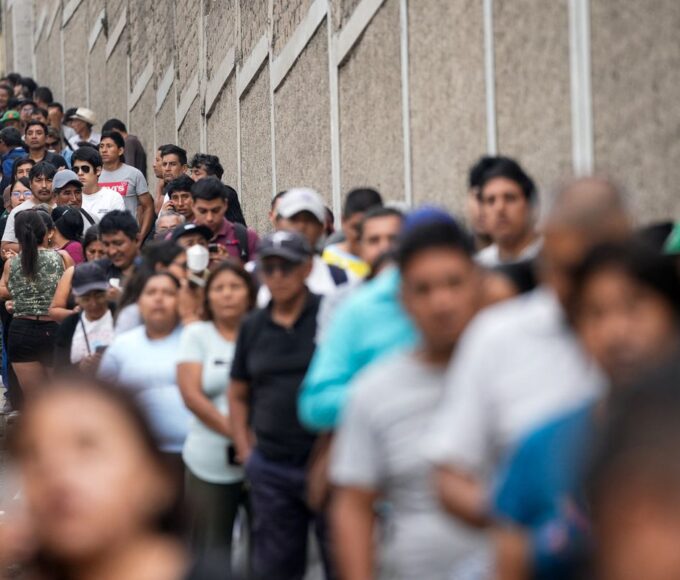 Três dias após eleição no Peru, apuração dos votos segue lenta