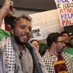 Israel estende prisão de ativista brasileiro por seis dias