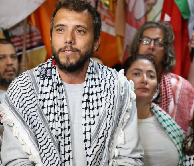 Thiago Ávila, preso por Israel, foi solto e está a caminho do Cairo