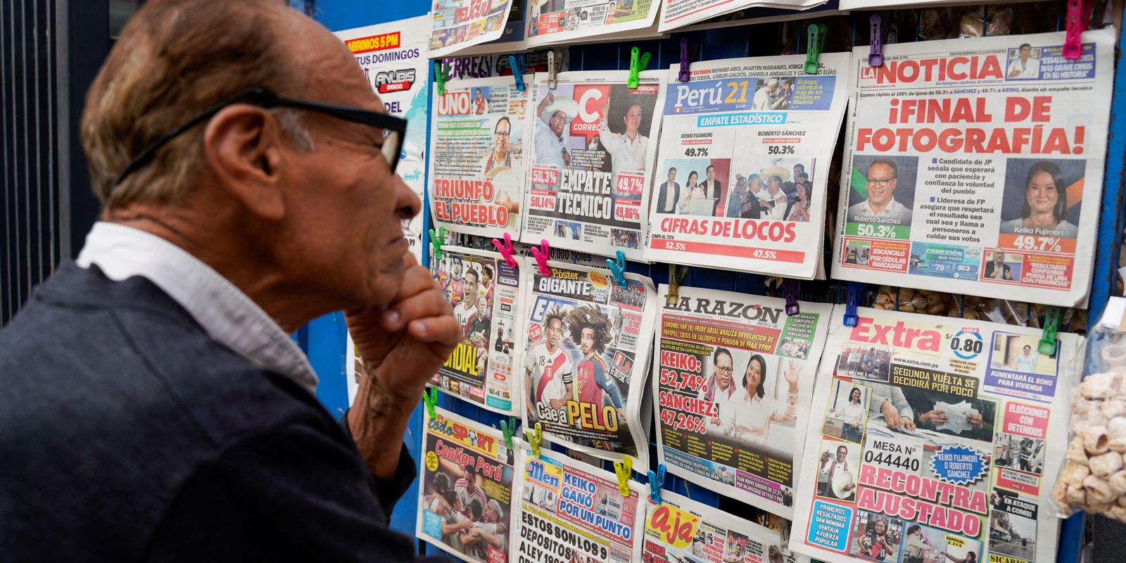 Eleição no Peru segue acirrada com ligeira vantagem para esquerda