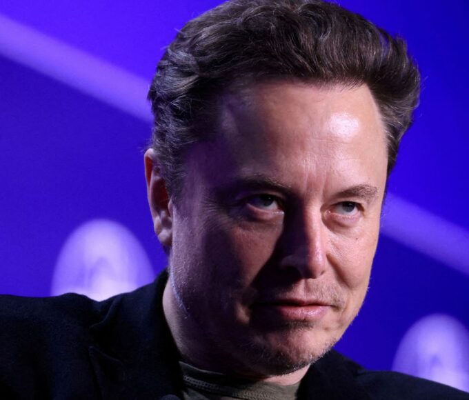 Elon Musk se torna o primeiro trilionário do mundo