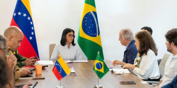 José Múcio Monteiro se reúne com presidente encarregada da Venezuela