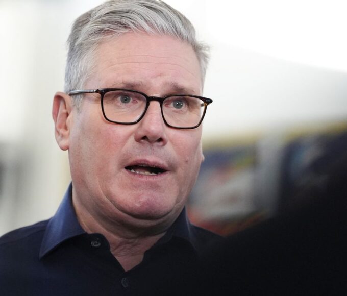 Primeiro-ministro do Reino Unido, Keir Starmer, renuncia ao cargo