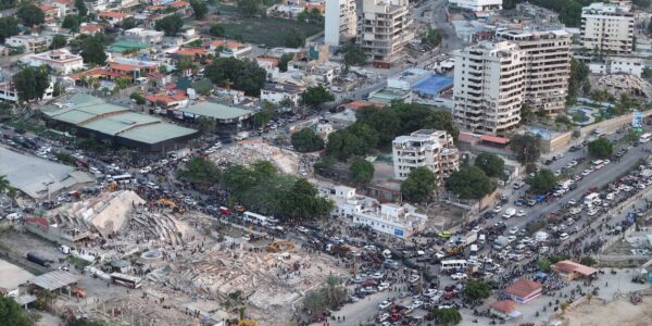 Resgates emocionam após terremotos na Venezuela